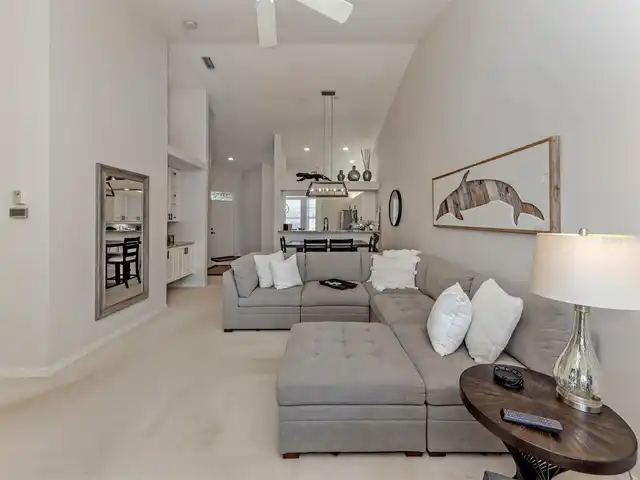 Listing Photo 10