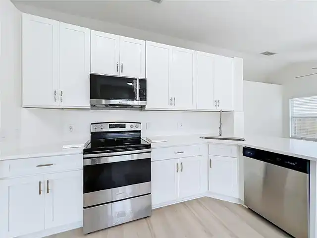 Listing Photo 17