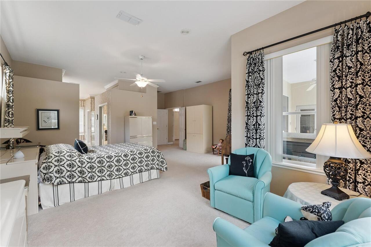 Listing Photo 11