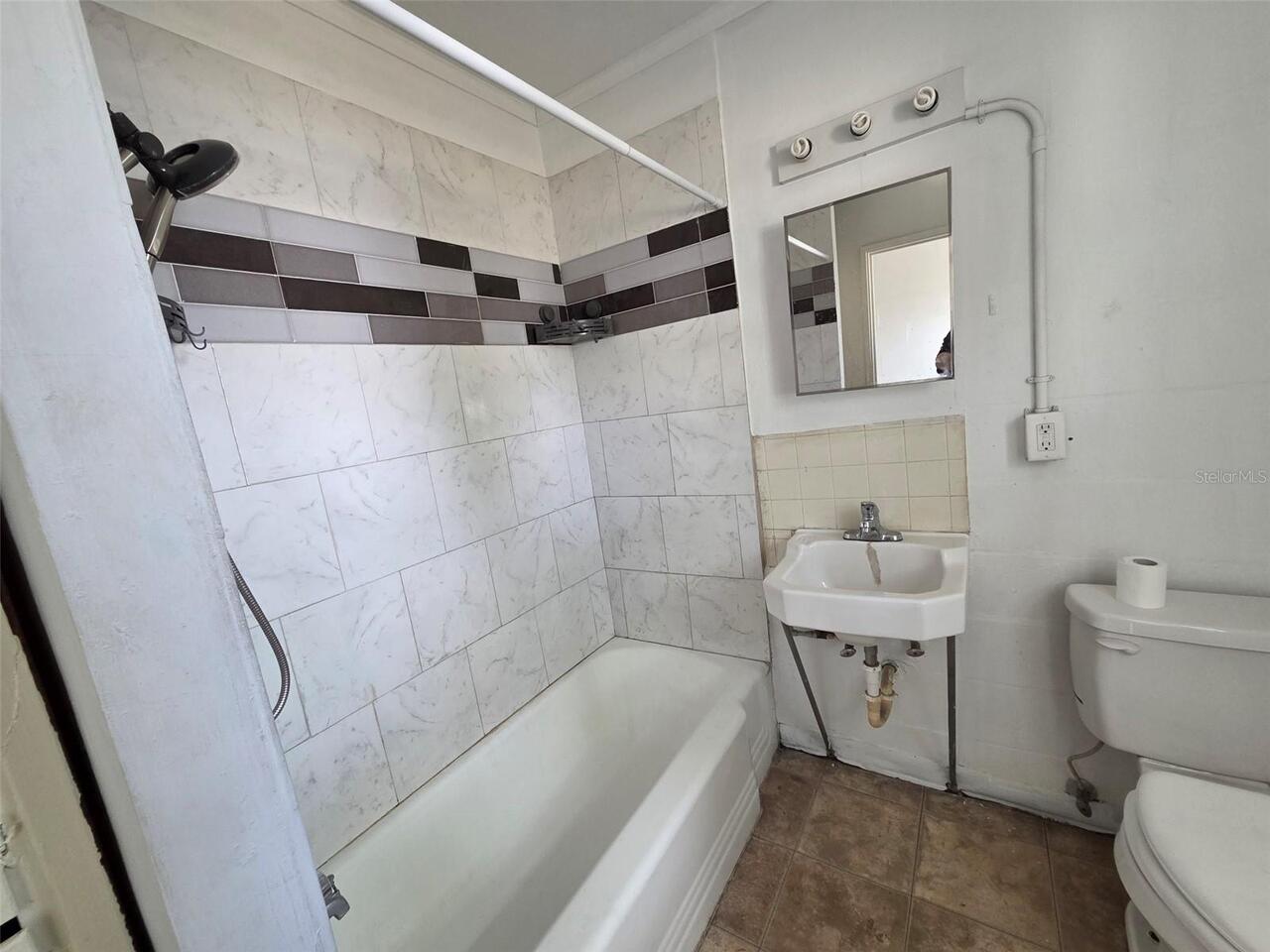 Listing Photo 6