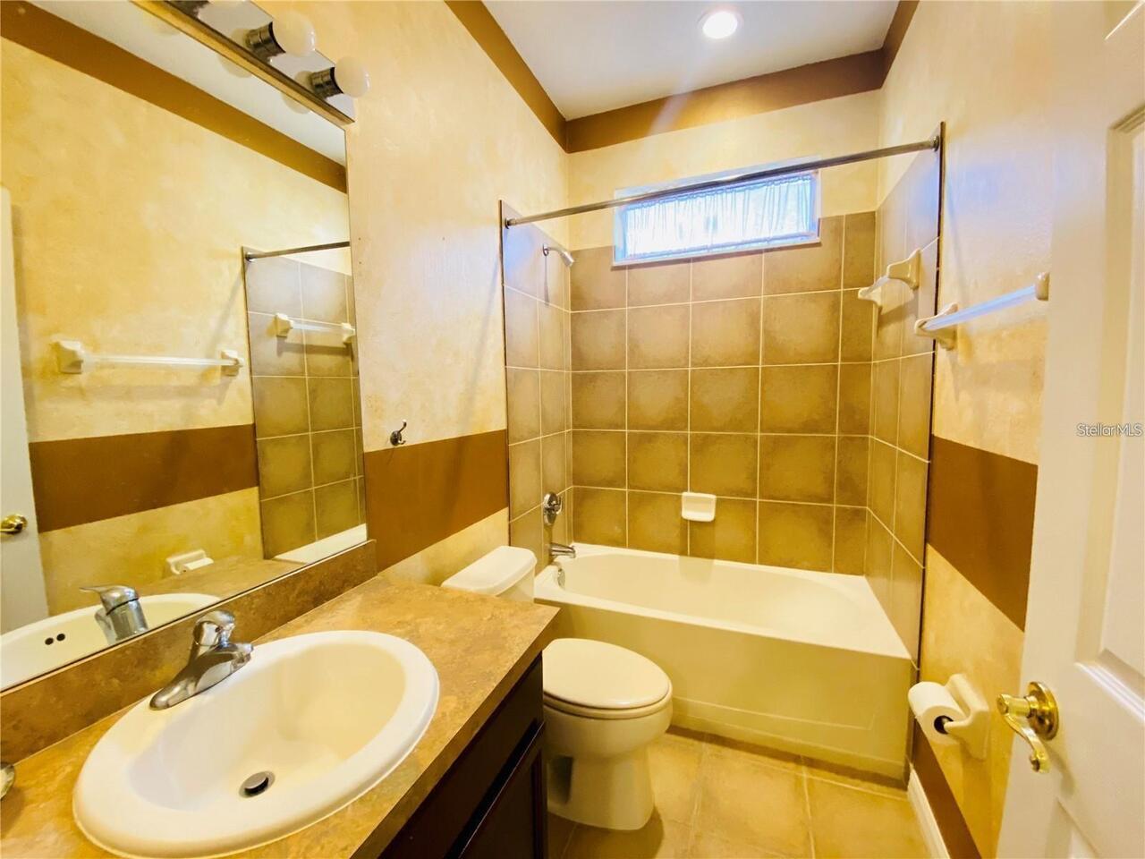 Listing Photo 12