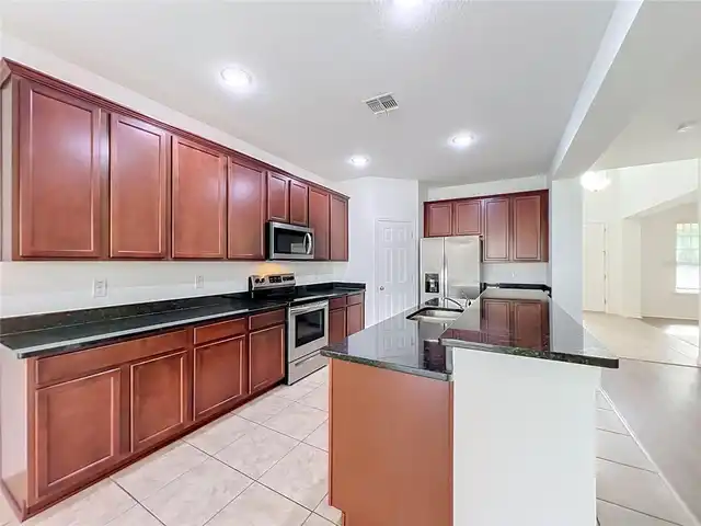 Listing Photo 14