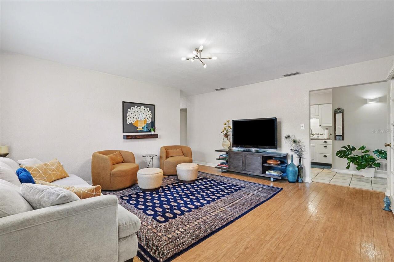 Listing Photo 8