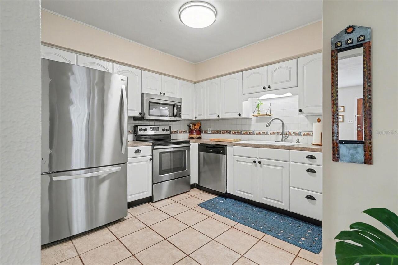 Listing Photo 10