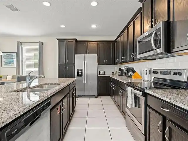 Listing Photo 8