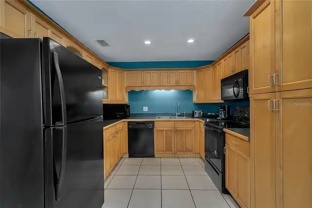 Listing Photo 9