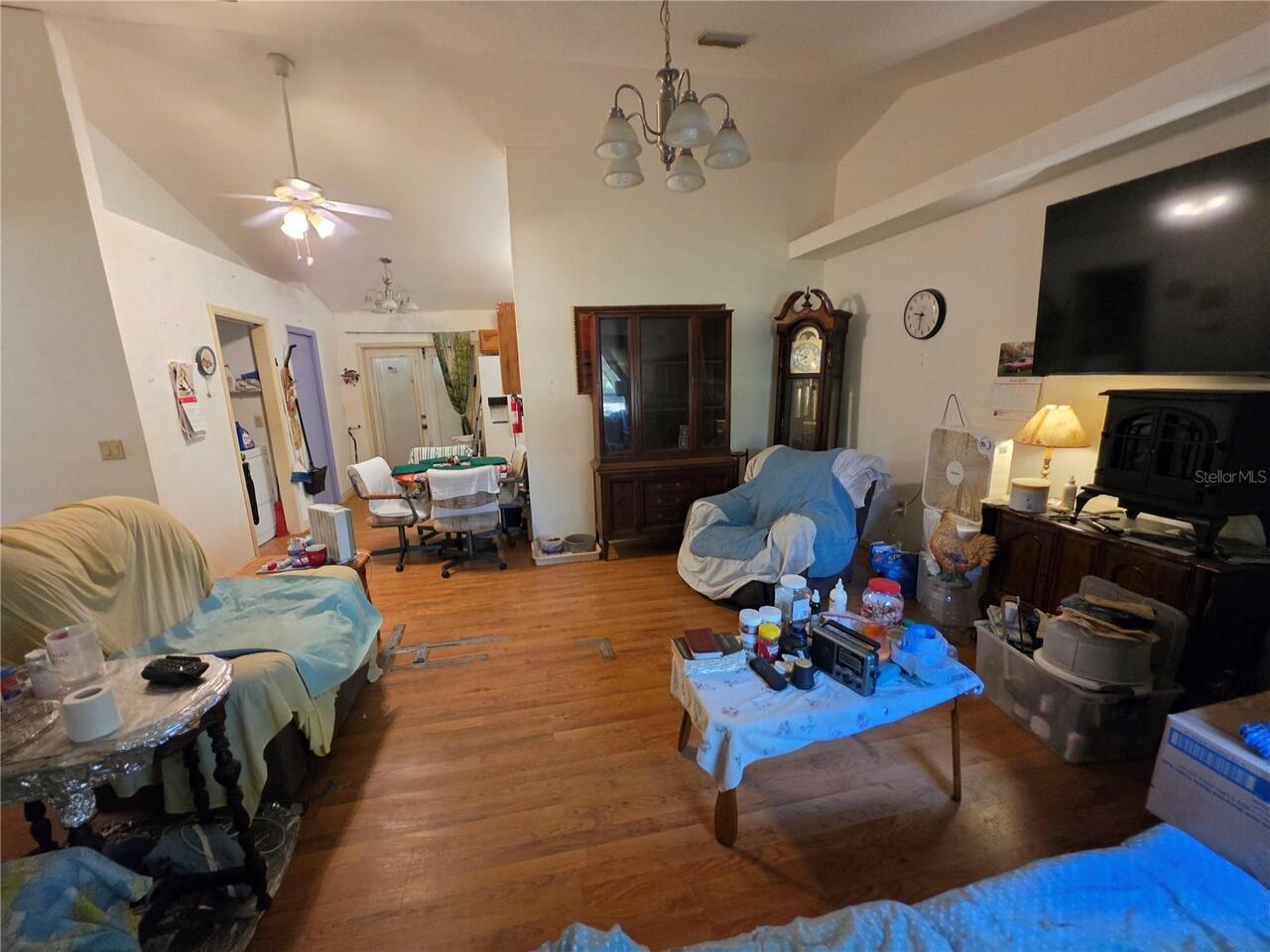 Listing Photo 8
