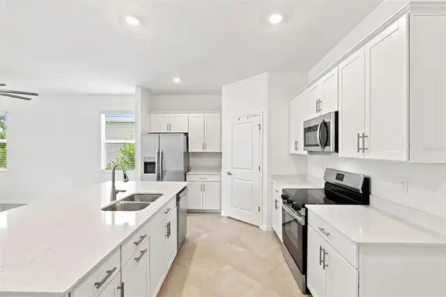 Listing Photo 10