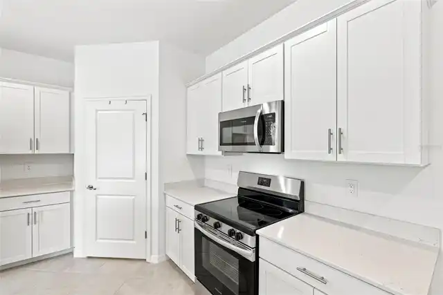 Listing Photo 14