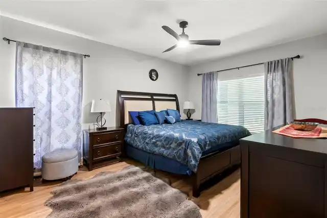 Listing Photo 8