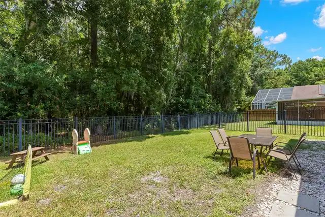 Listing Photo 12