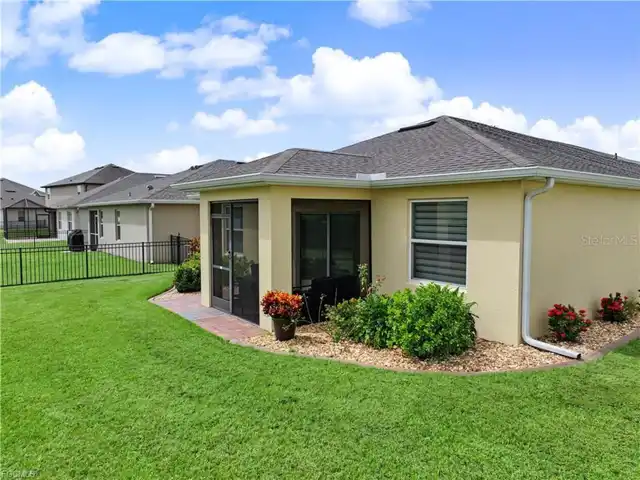 Listing Photo 11