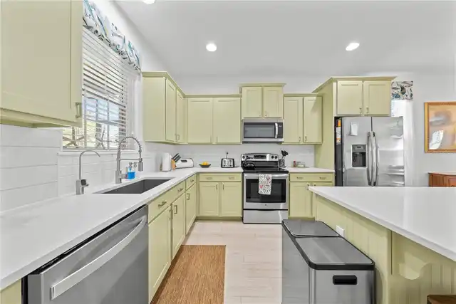 Listing Photo 11
