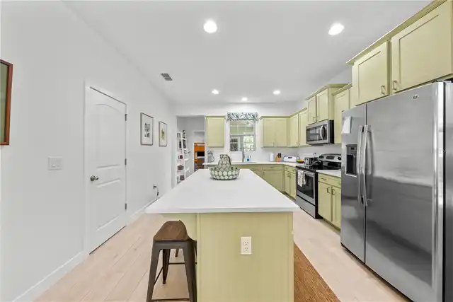 Listing Photo 17