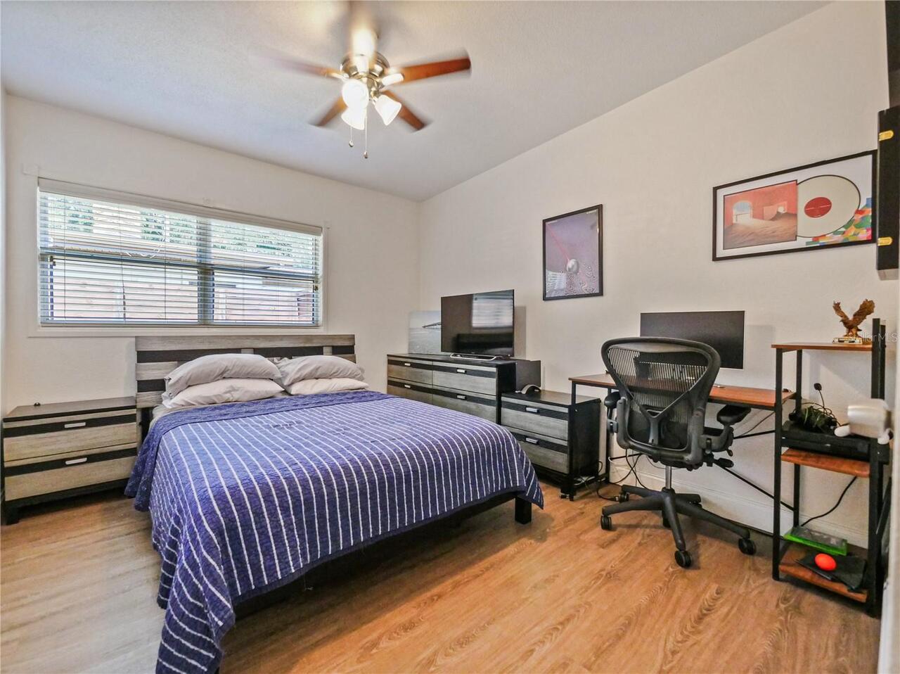 Listing Photo 16