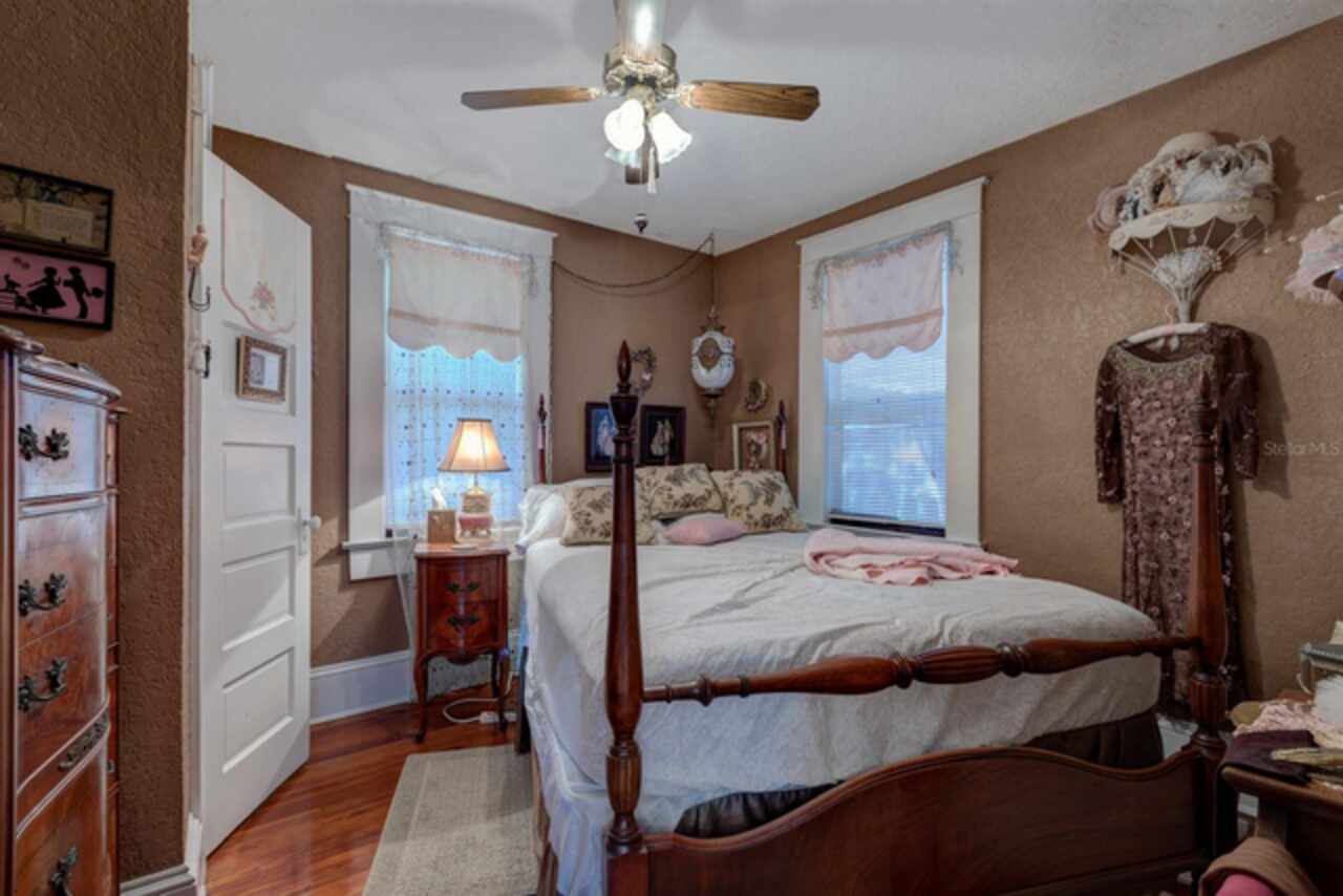 Listing Photo 10