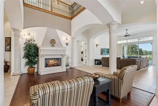 Listing Photo 12