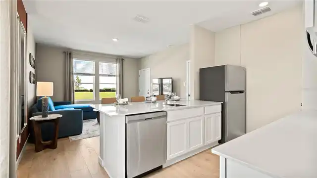 Listing Photo 9
