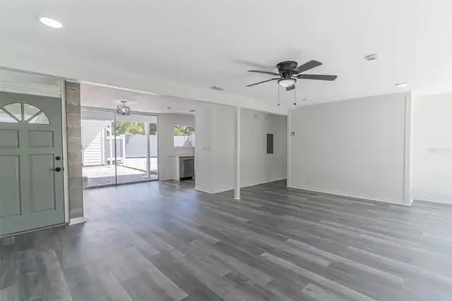 Listing Photo 10