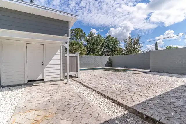 Listing Photo 18