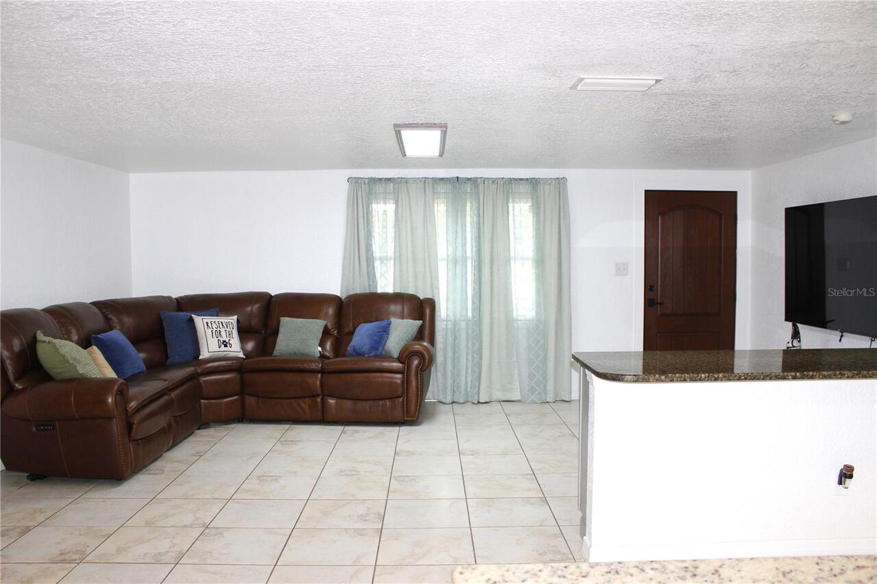 Listing Photo 14