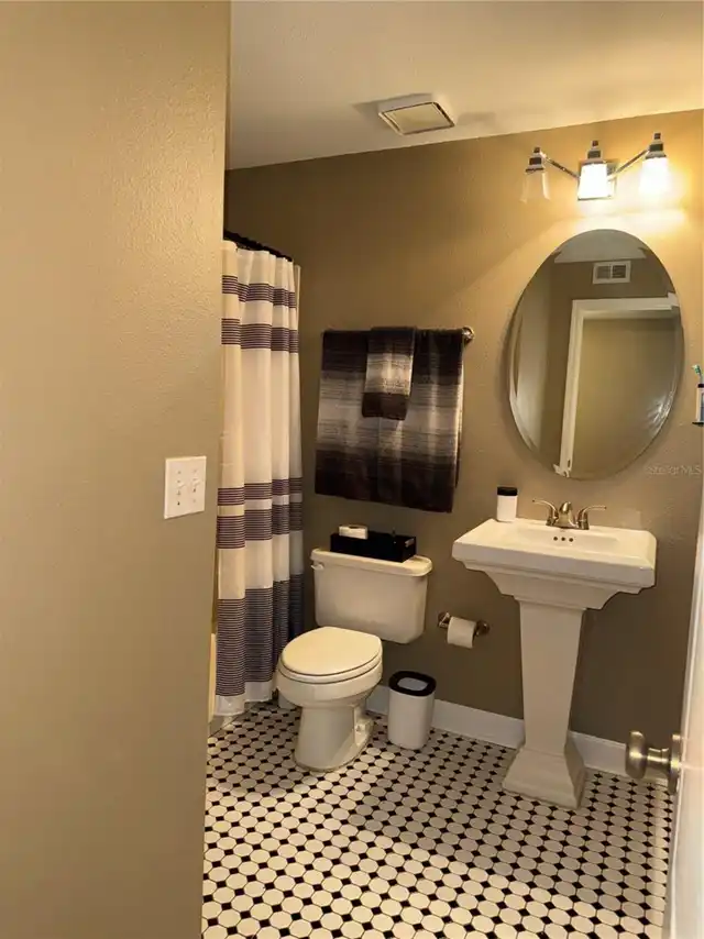 Listing Photo 15