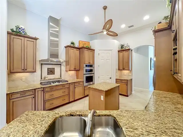 Listing Photo 6