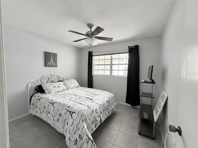 Listing Photo 12