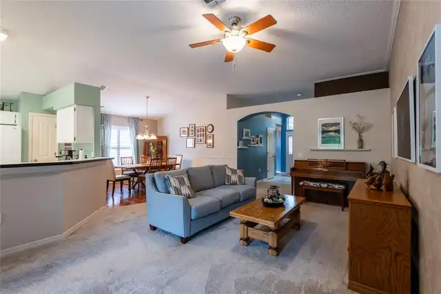 Listing Photo 10