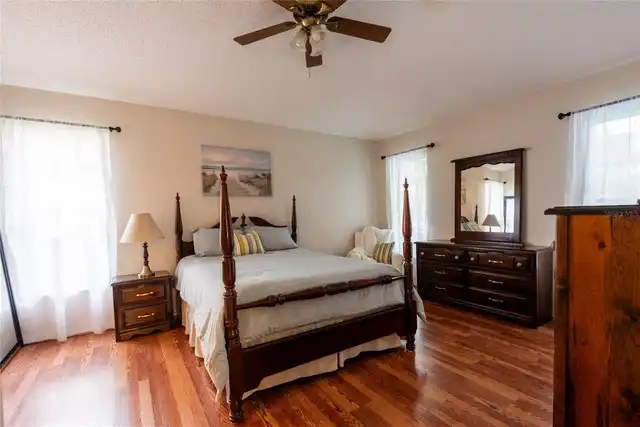 Listing Photo 17