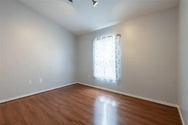Listing Photo 24