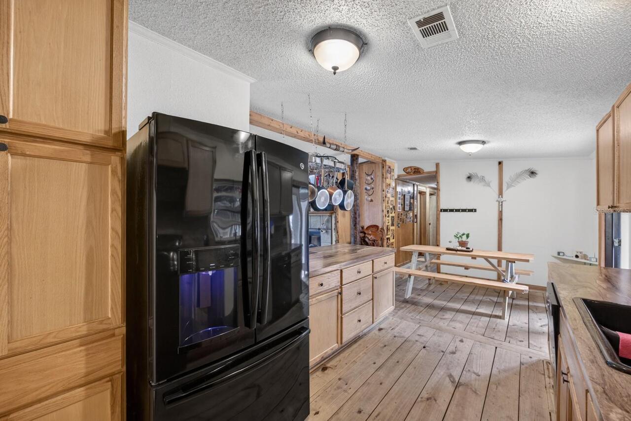 Listing Photo 9