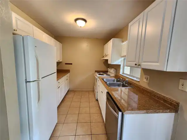 Listing Photo 15