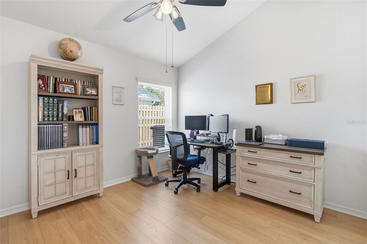 Listing Photo 11