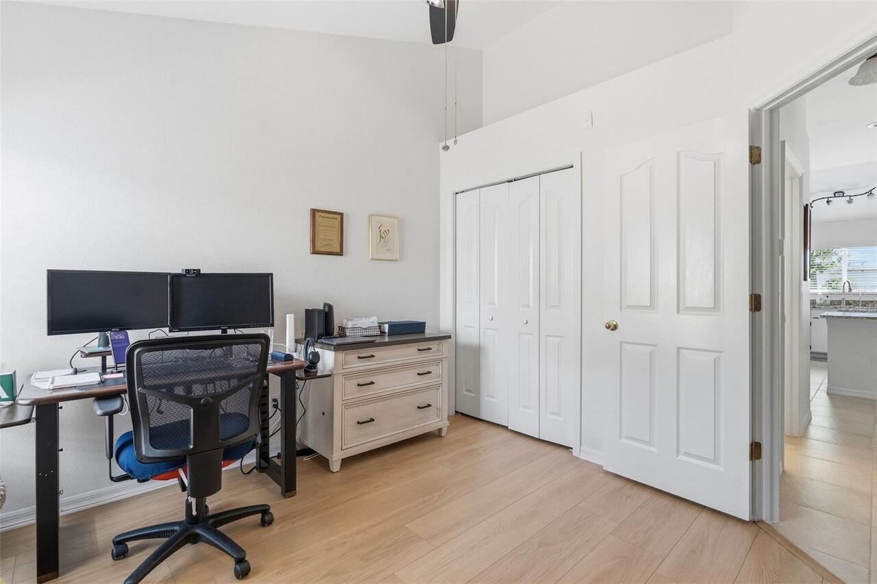 Listing Photo 12
