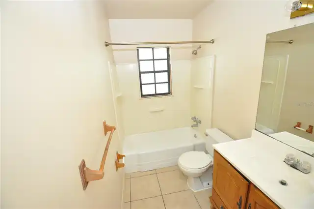 Listing Photo 8