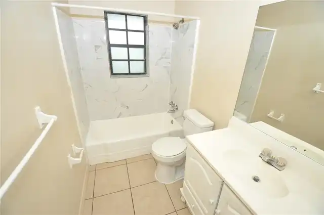 Listing Photo 12