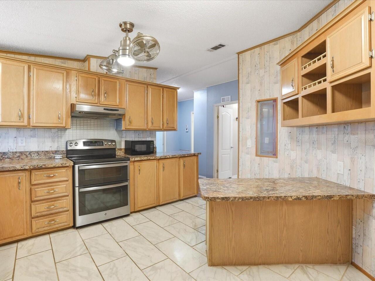 Listing Photo 12