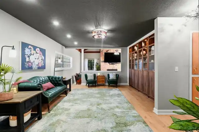 Listing Photo 15