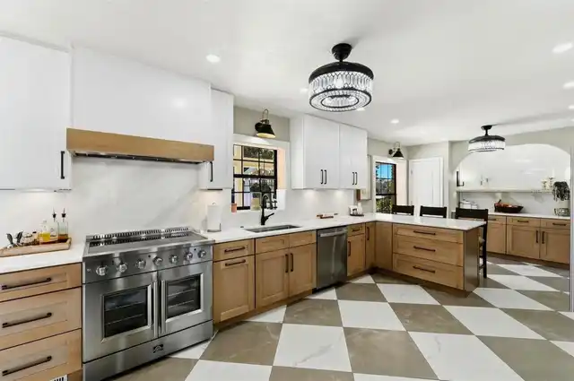Listing Photo 19