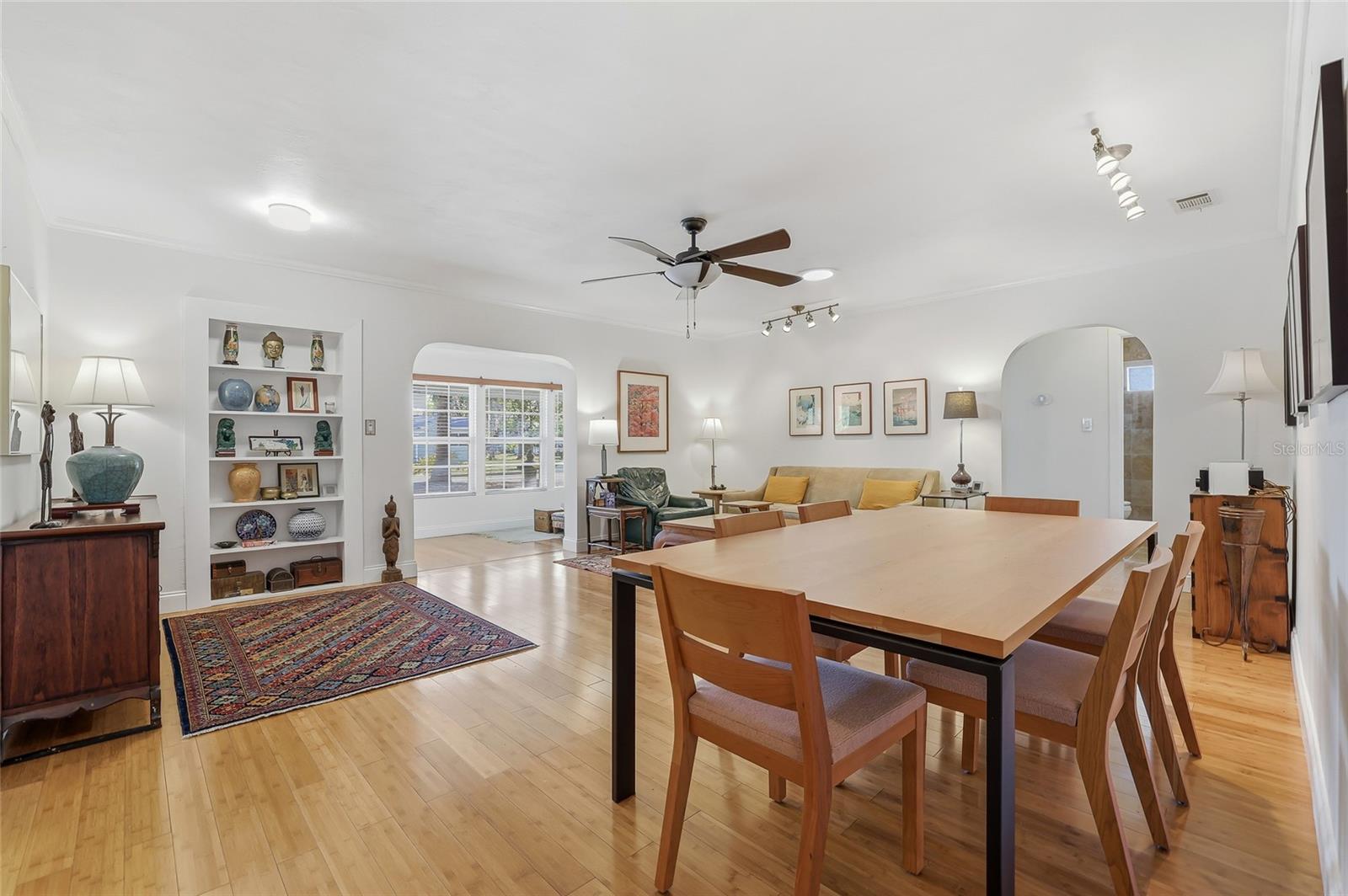 Listing Photo 12