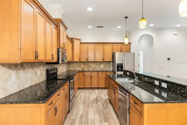 Listing Photo 14