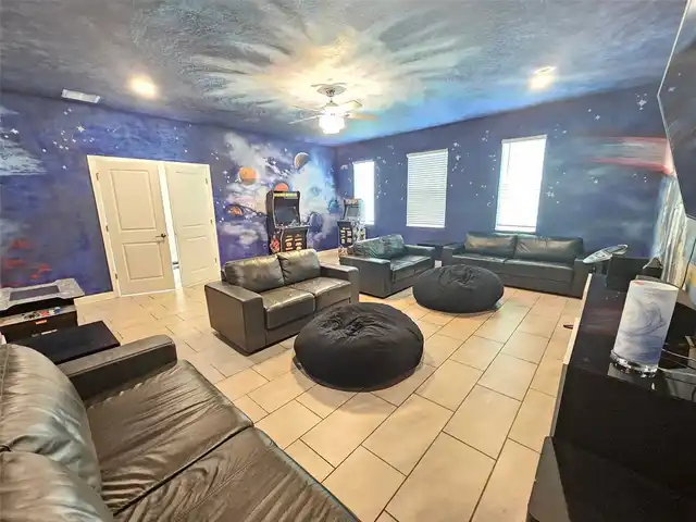 Listing Photo 6