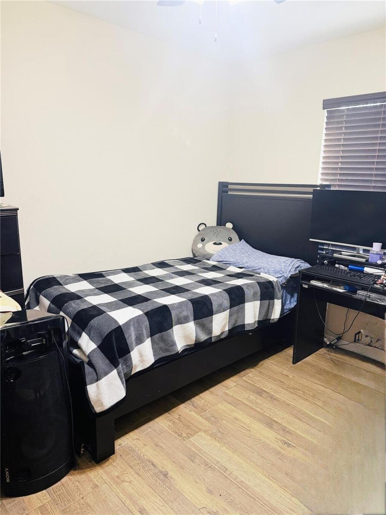Listing Photo 15