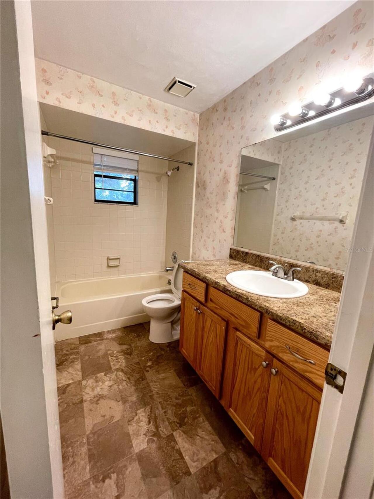 Listing Photo 11