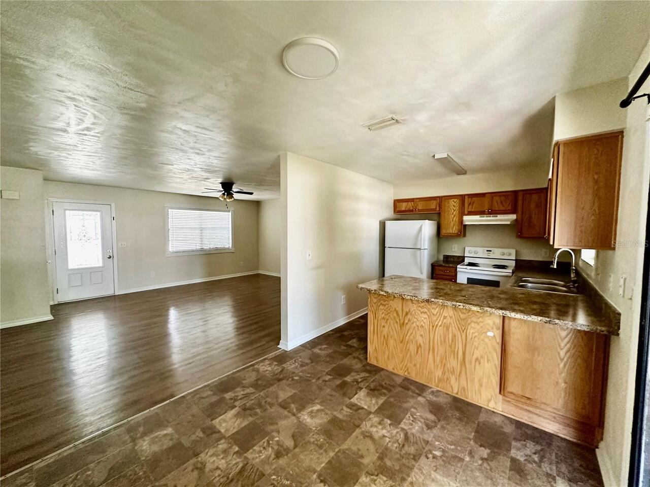 Listing Photo 8