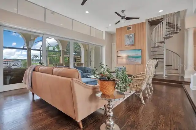 Listing Photo 6