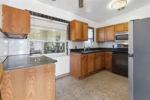 Listing Photo 8