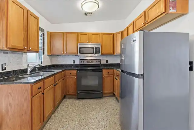 Listing Photo 16