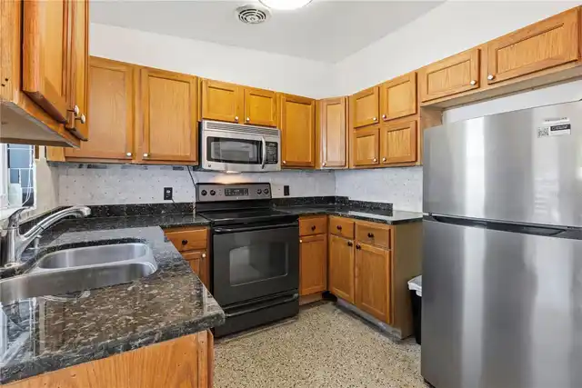 Listing Photo 17